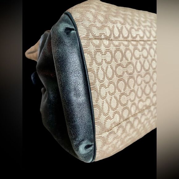 Coach Signature Madison Cafe Carryall - Picture 7 of 16